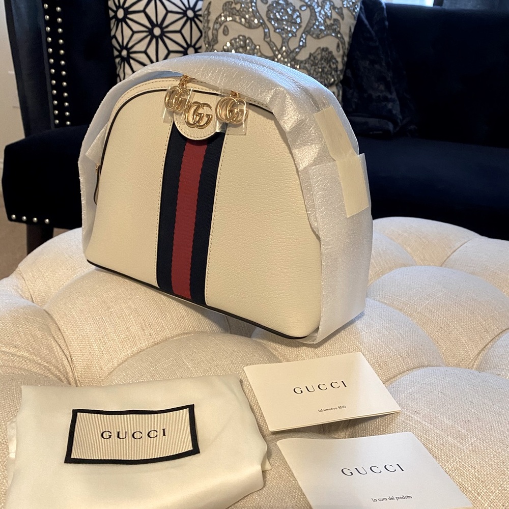 ✨SOLD!✨NEW!✨GUCCI✨GG SUPREME TEXTURED LEATHER DOME BAG - Picture 7 of 16